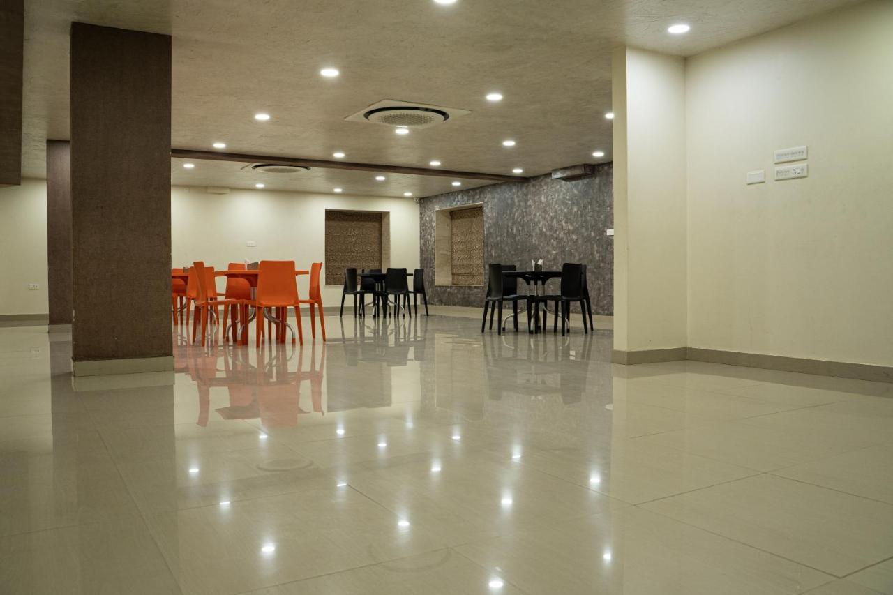 Nk7 Guest House Calcutta Extérieur photo