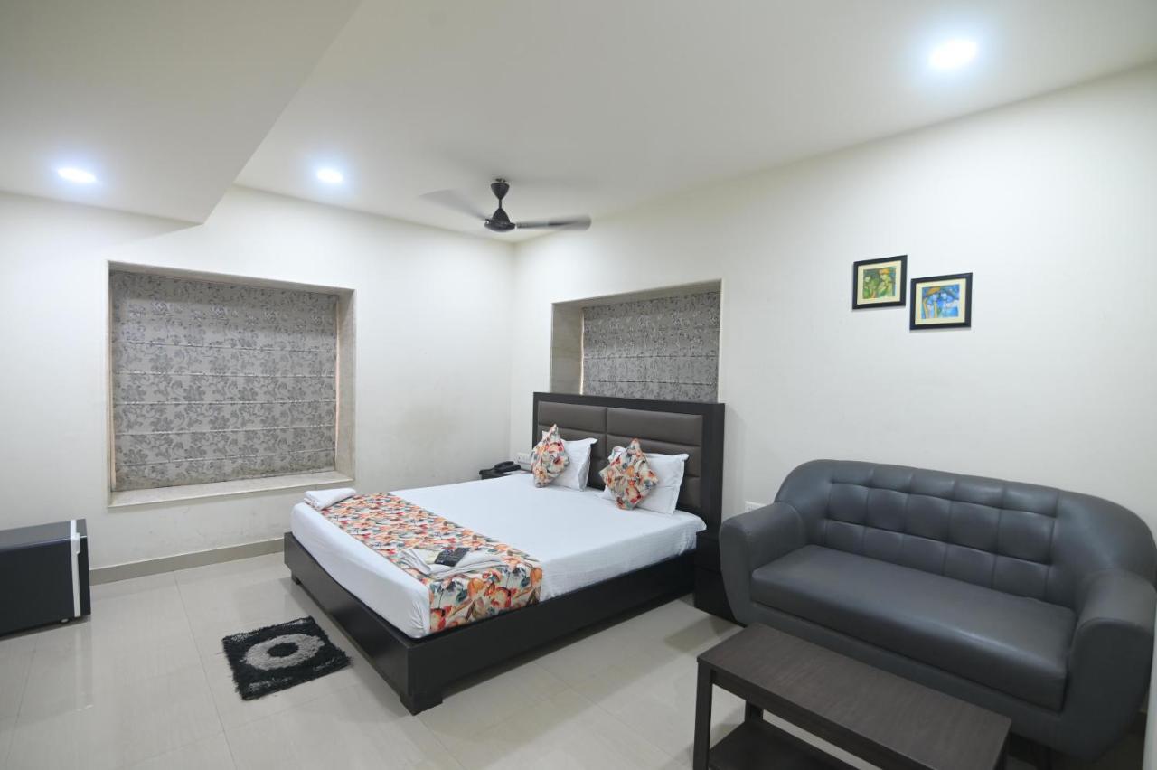 Nk7 Guest House Calcutta Extérieur photo