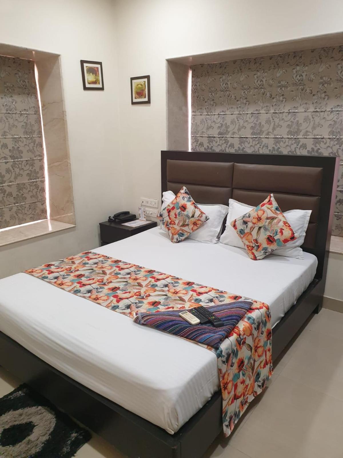 Nk7 Guest House Calcutta Extérieur photo